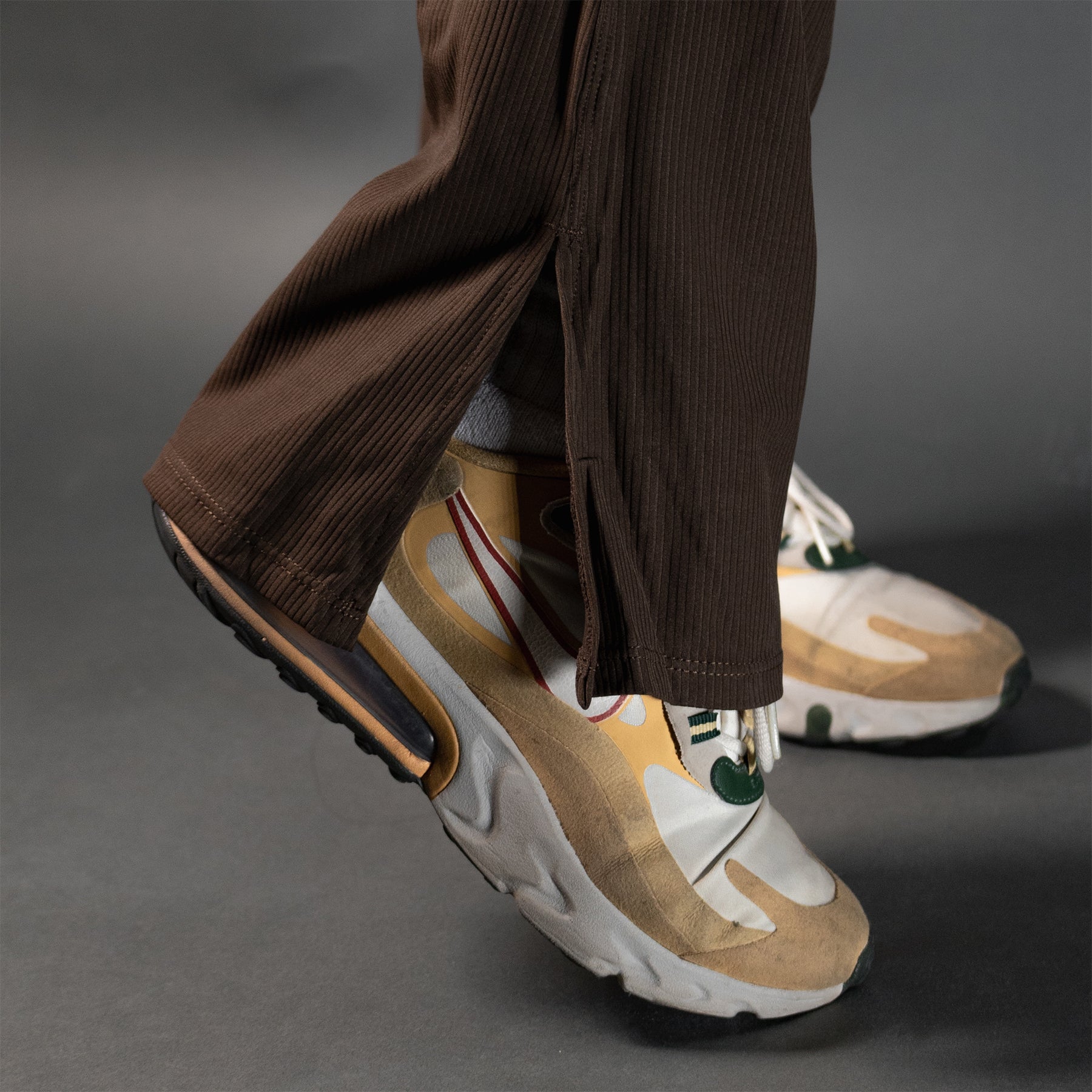 Reborn Flared Leggings | Walnut