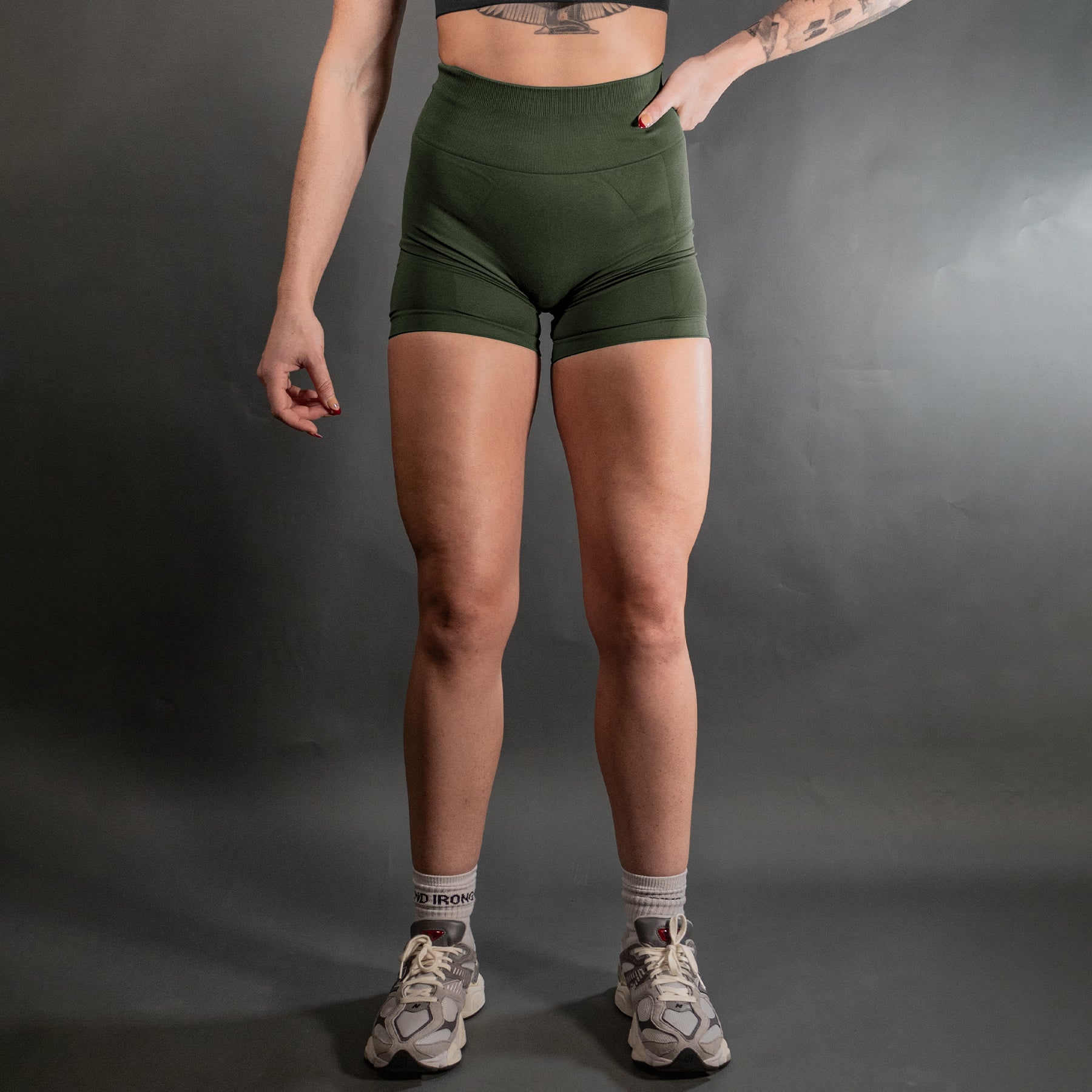 Reborn Contour Seamless Shorts | Army Green